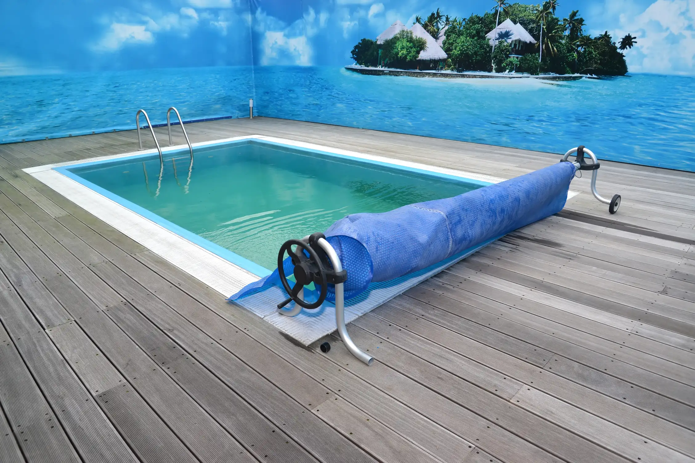 Pool Covers Underground Rollers and Blankets vs. Above-Ground Rollers and Blankets